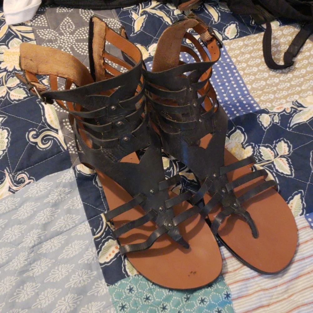 Enzo sandals